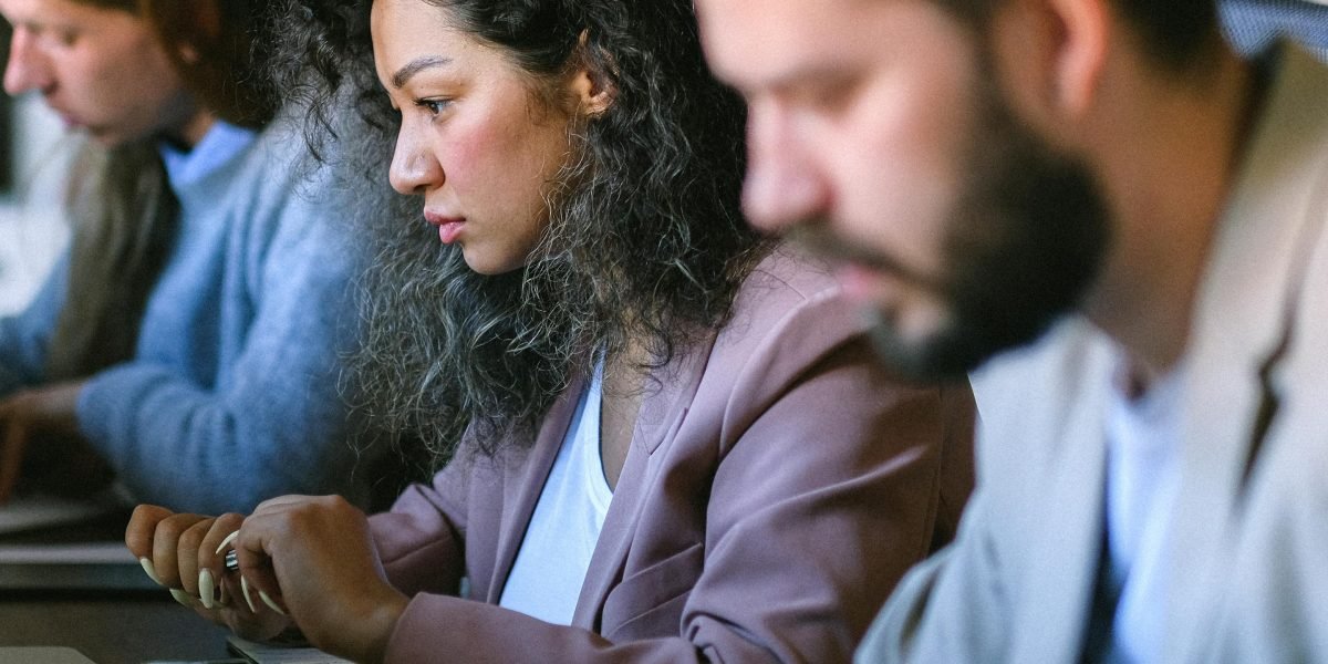 This guide explains why critical thinking is essential in 2026 and shows how online courses can teach it effectively. It walks through what to look for in a cou...